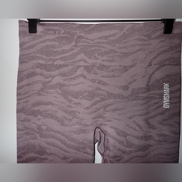 Gymshark Adapt Animal Zebra Purple and Pink Seamless Leggings - Picture 3 of 11